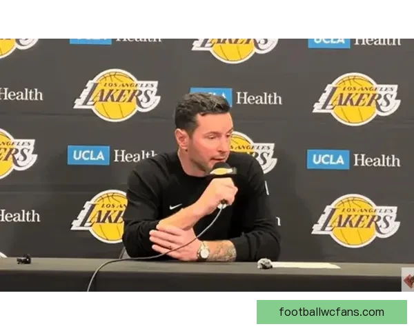 雷迪克：球队防守逐渐提升 队员们积极适应个人定位并提升表现